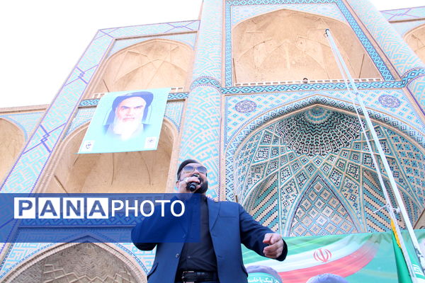 راهپیمایی ۱۳ آبان روز غلبه بر استکبار جهانی دانش‌آموزان شهر یزد