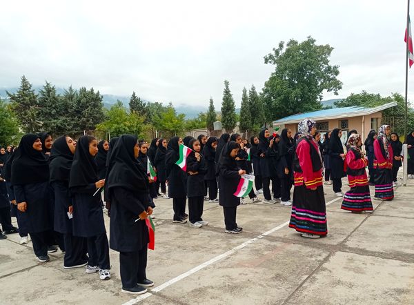 شروع سال تحصیلی جدید در دبیرستان یاران امام گلوگاه 