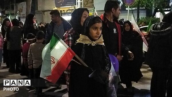 دختران نیشابوری در صف اول تجمعات-۲