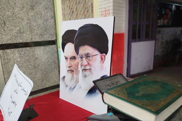برگزاری جشن‌های باشکوه پیروزی انقلاب اسلامی در مدارس رباط‌کریم