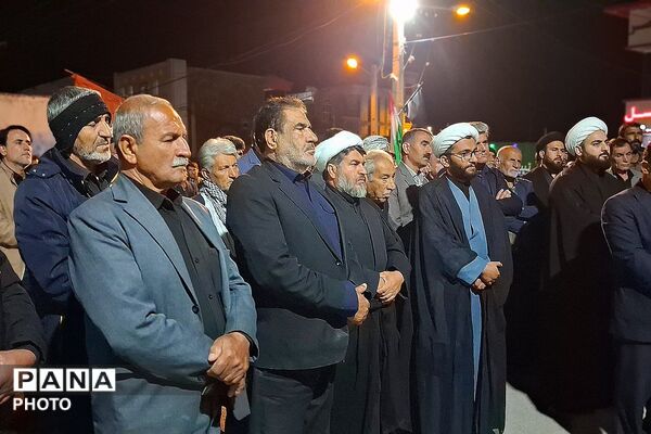 حضور شامگاهی مردم داغدار در پارکینگ شهرداری شهرستان باشت
