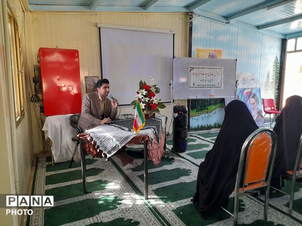 اردوی آموزشی و مهارتی «طلایه‌داران» ویژه دانش‌آموزان دختر در هنرستان فرید زاوه