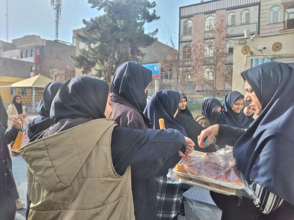 جشن نیمه‌شعبان در دبیرستان شاهد ارض اقدس ناحیه۳ مشهد