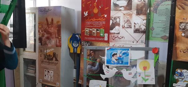 نمایشگاه انقلاب در مدرسه حضرت خدیجه(س) شیروان 