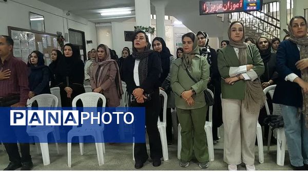 اولین مجمع انجمن اولیا و مربیان در دبیرستان غیردولتی سما ۴