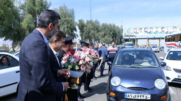 خوش‌آمدگویی مسئولان شهری قم به زائران کریمه اهل بیت(س)