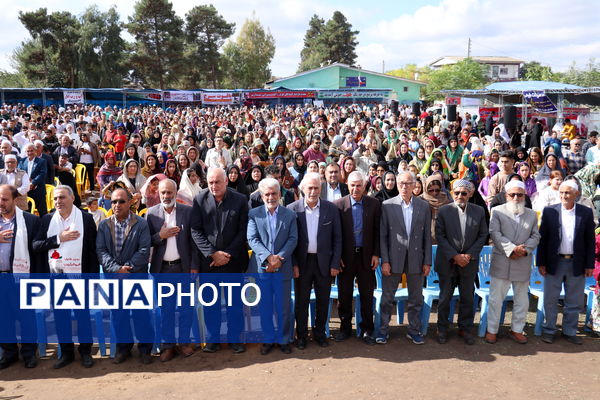 روستای آزادتپه میزبان جشنواره انار