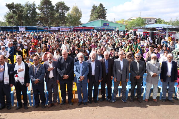 روستای آزادتپه میزبان جشنواره انار