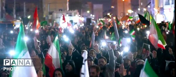 اتحاد و یکپارچگی مردم فردیس در شب هفتم شهادت رهبر انقلاب