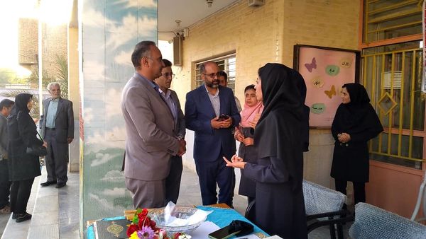 انتخابات انجمن اولیا و مربیان در دبستان دخترانه شهدا سامان 