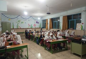 موکب امام رضا (ع) میزبان دختران یزدی