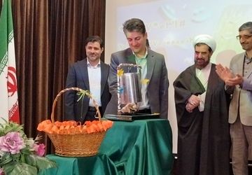 نواخته شدن زنگ استانی جشن نیکوکاری در دبستان بیرجندی اصفهان