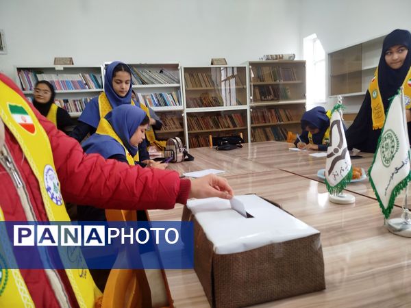 انتخابات شورای دانش‌آموزی در شهرستان فاروج 