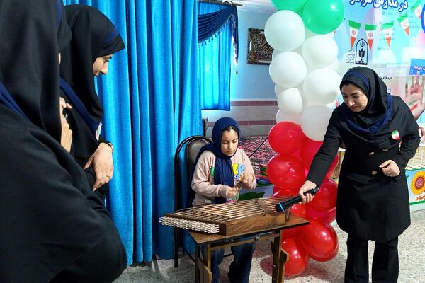 افتتاحیه طرح  «ایرانمون» در مدرسه شهدای گمنام بهارستان‌دو