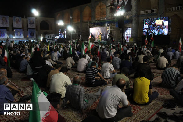 میدان امیرچخماق یزد؛ کانون خروش مردم علیه استکبار جهانی