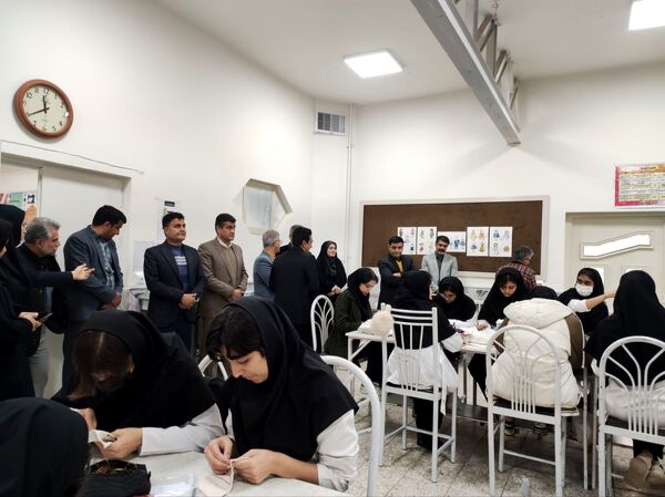 بازدید کارشناسان فحک از هنرستان فلسطین