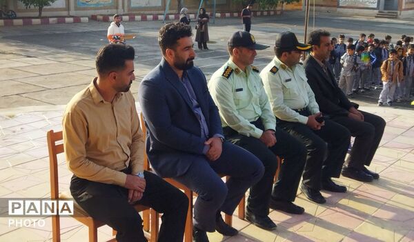 گرامیداشت هفته نیروی انتظامی در دبستان شهید مفتح