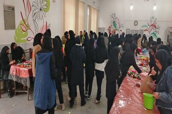 برپایی نمایشگاه و بازارچه کارو فناوری در دبیرستان شهید مجید دهنوی نیشابور
