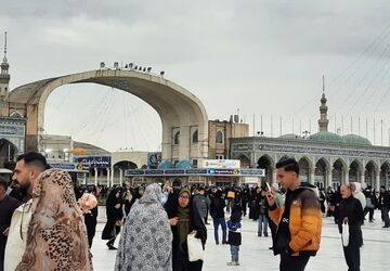 جشن نیمه شعبان مردم کرج در باشگاه فرهنگی و ورزشی مسجد ۱۴ معصوم کرج 