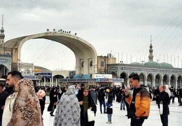 جشن نیمه شعبان مردم کرج در باشگاه فرهنگی و ورزشی مسجد ۱۴ معصوم کرج 