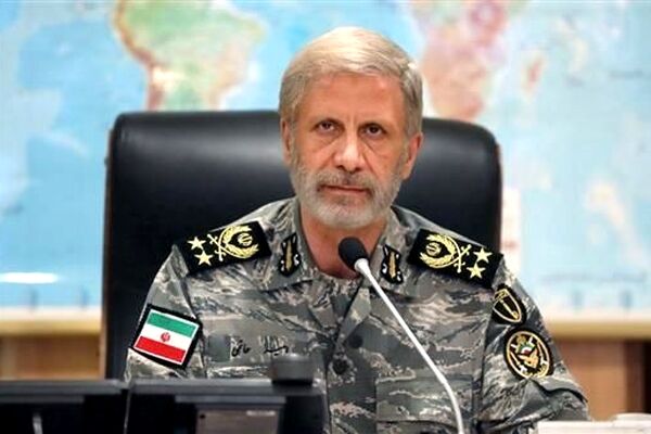 فرمانده کل ارتش: در برابر هرگونه تهدید دشمن می‌ایستیم