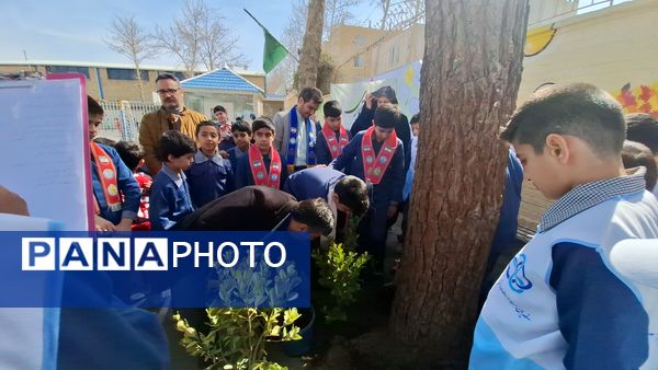 مراسم روز درختکاری در دبستان استاد شهریار 