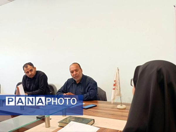 نشست خبری اصحاب رسانه با رییس اداره بهزیستی شهرستان خلیل آباد 