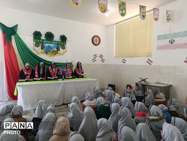 محفل نورانی قرآن در دبستان خدیجه کبری ابرکوه