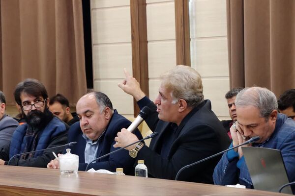 نشست خبری مدیرکل راه و شهرسازی و مدیران دستگاه‌های متولی حمل و نقل یزد
