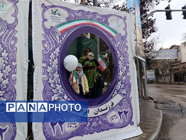 حضور چشمگیر مردم بجنورد در راهپیمایی ۲۲ بهمن