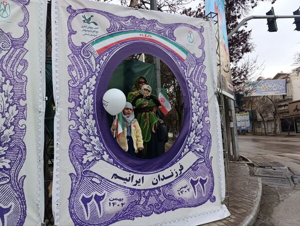 حضور چشمگیر مردم بجنورد در راهپیمایی ۲۲ بهمن