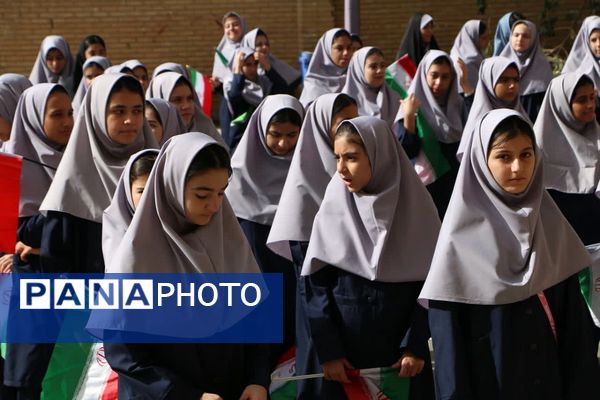 برگزاری جشن جوانه ها در مدرسه بعثت ناحیه یک شهرری