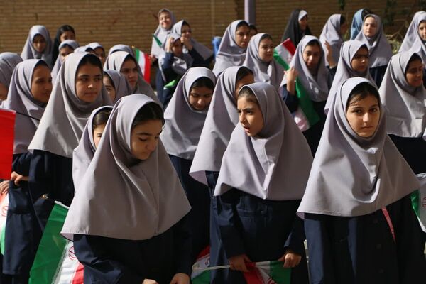 برگزاری جشن جوانه ها در مدرسه بعثت ناحیه یک شهرری