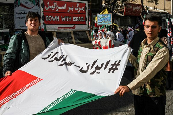 حضور پرشور دانش آموزان زنجانی در راهپیمایی ۱۳ آبان
