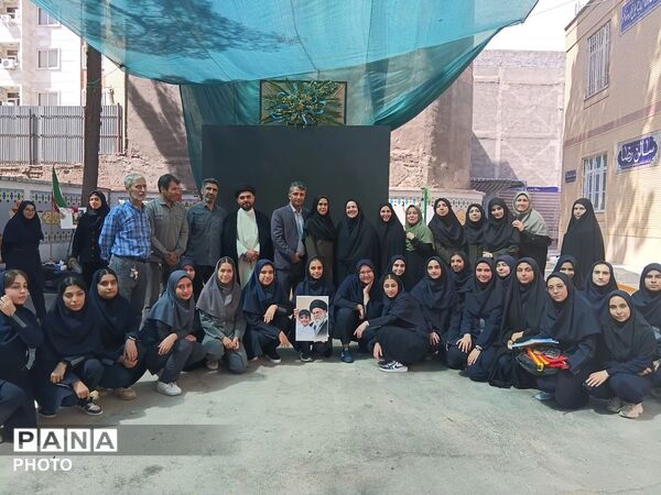 آغاز سال تحصیلی در مدرسه نمونه دولتی علامه طباطبایی با نواختن زنگ مهر