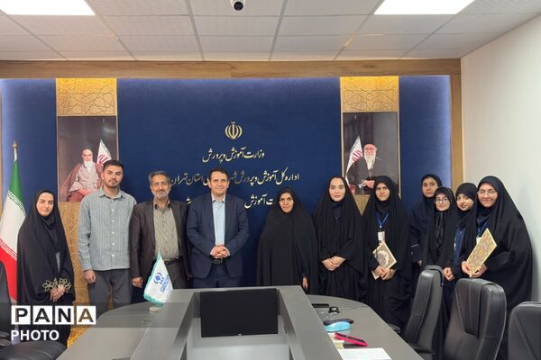 نشست خبری مدیر آموزش‌وپرورش شهرستان اسلامشهر با اصحاب رسانه نوجوان