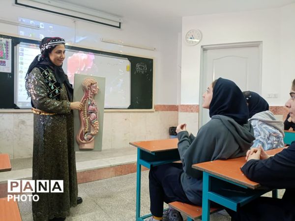 معلم‌های نمونه؛ معماران آینده و الهام‌بخش نسل‌ها