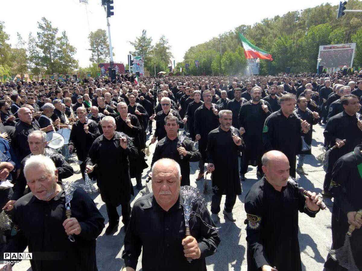 آیین زنجیرزنی هشتم محرم در ابرکوه