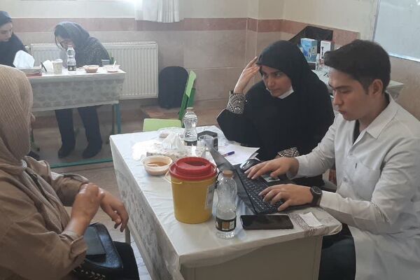 خدمات گسترده درمانی گروه‌های جهادی دانشجویی در منطقه  شهرک ابریشم چهار باغ ساوجبلاغ