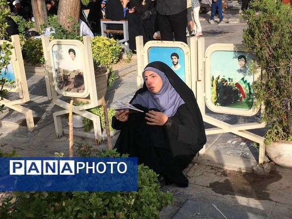 برپایی مراسم دعای عرفه در گلستان شهدای اصفهان