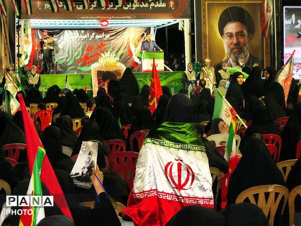 مراسم گرامیداشت آقای شهید ایران و یادبود شهدای شهرستان فلاورجان در اردوگاه شهید بهشتی اصفهان