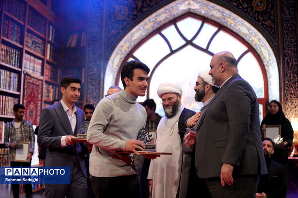 آیین تجلیل از افتخارآفرینان علمی ایران