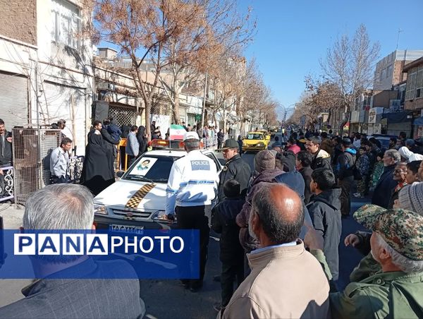 رژه موتوری و ماشینی به مناسبت ۱۲ بهمن در کاشمر