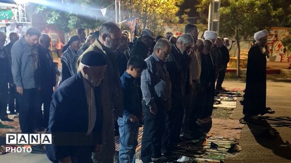 یکن‌آباد غرق در نور دعا؛ برگزاری مراسم نماز استغاثه به امام عصر(عج)