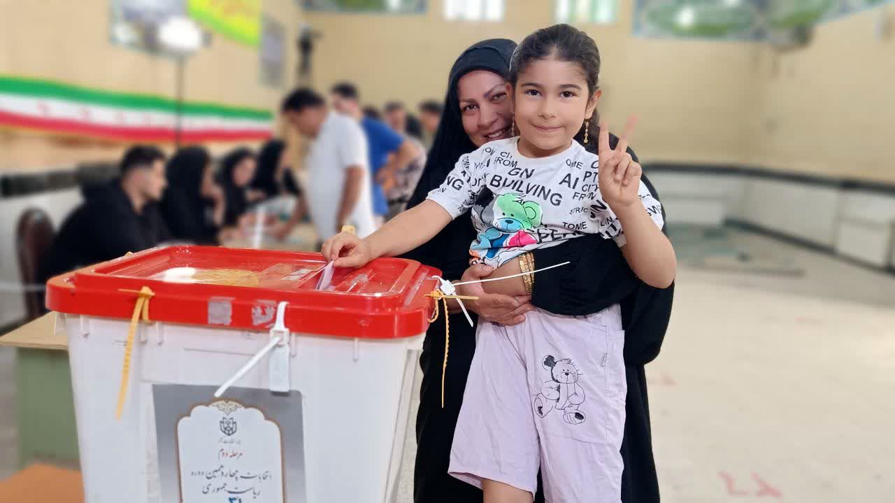 حضور مردم  یاسوج پای صندوق‌های رأی