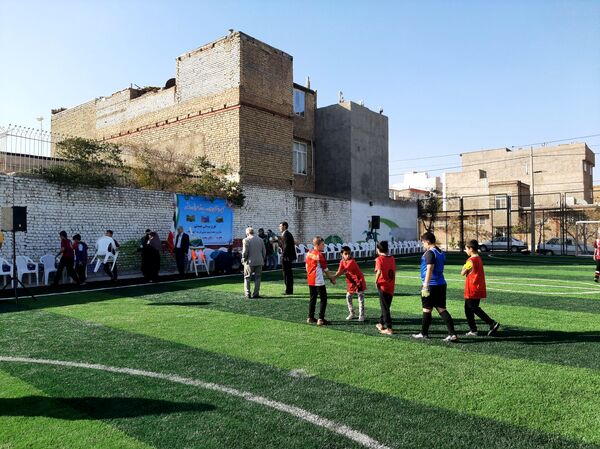 افتتاحیه زمین چمن مصنوعی در دبستان فطرت