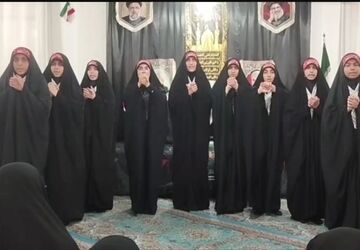 تجدید عهد و پیمان دانش آموزان با امام شهید انقلاب 