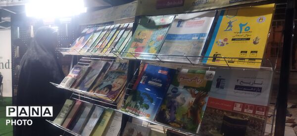 برپایی نمایشگاه امام مهدی (عج) در اجتماعات شبانه 