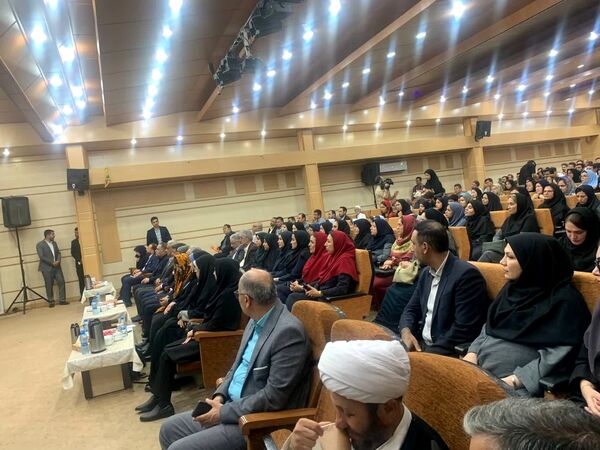 تجلیل از دانش‌آموزان برتر عشایری و کنکور سراسری در گنبد