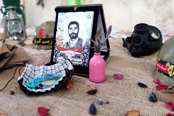 حضور پرشور دانش‌آموزان بیجار در نماز جمعه به‌مناسبت هفته دفاع مقدس